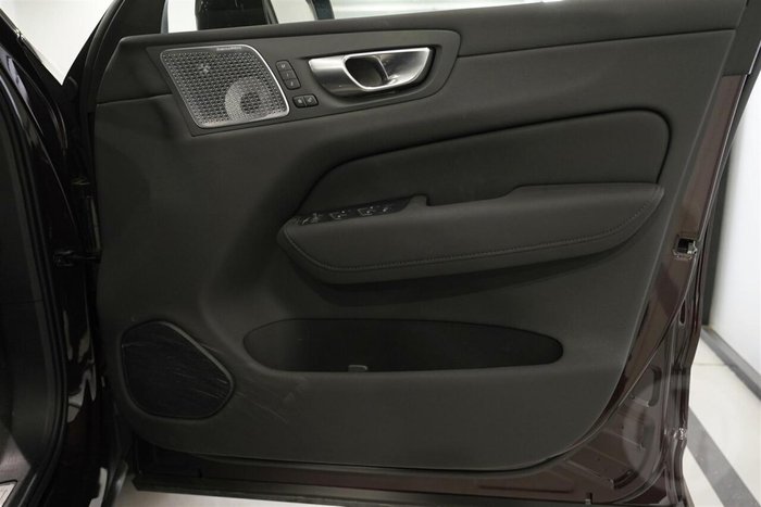 2025 Volvo XC60 Ultra B5 Dark
