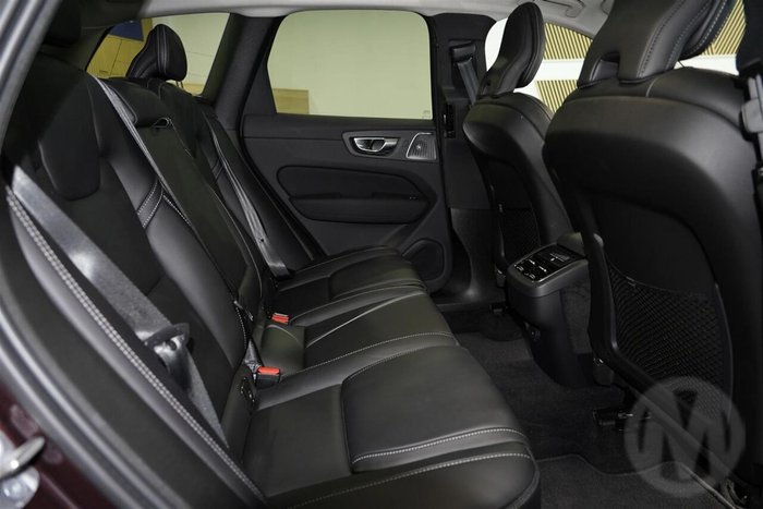 2025 Volvo XC60 Ultra B5 Dark