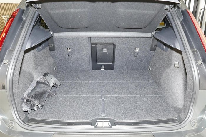 2025 Volvo XC40 Ultra B4 Dark