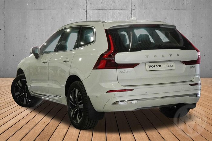 2025 Volvo XC60 Plus B5 Bright
