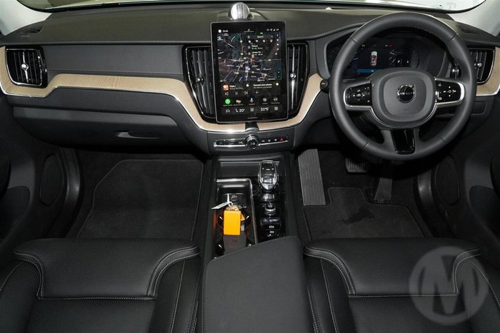 2026 Volvo XC60 Ultra B5 Dark