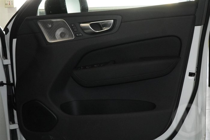 2026 Volvo XC60 Ultra B5 Dark