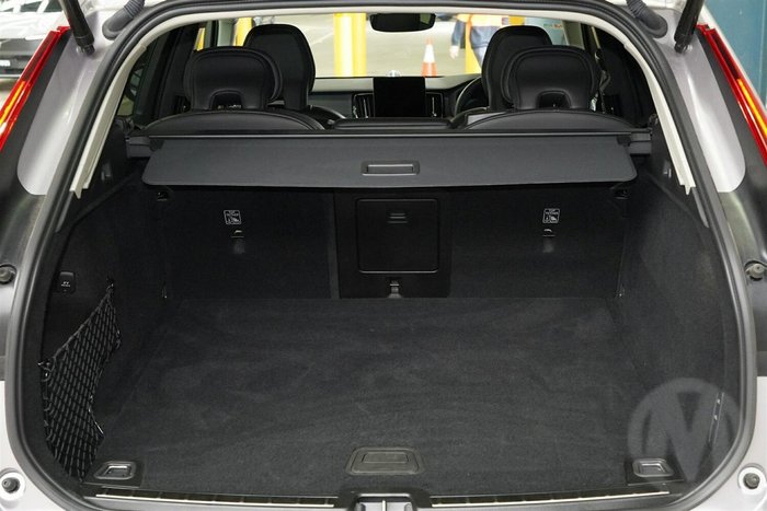 2025 Volvo XC60 Ultra B5 Dark
