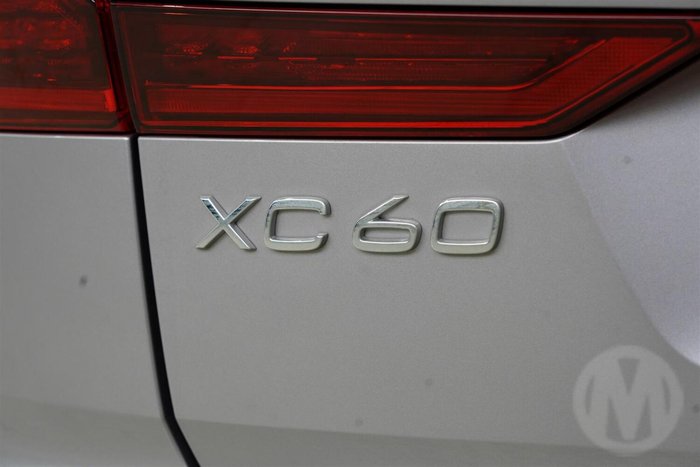 2025 Volvo XC60 Ultra B5 Dark