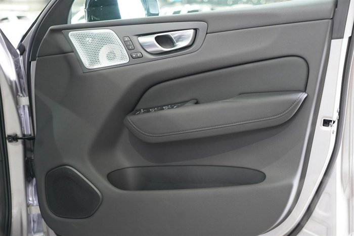 2025 Volvo XC60 Ultra B5 Dark