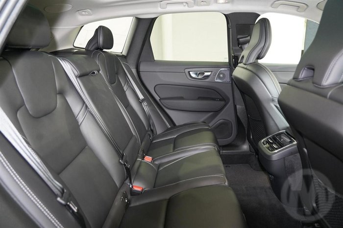 2025 Volvo XC60 Ultra B5 Dark