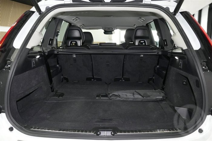 2026 Volvo XC90 Ultra B5 Dark