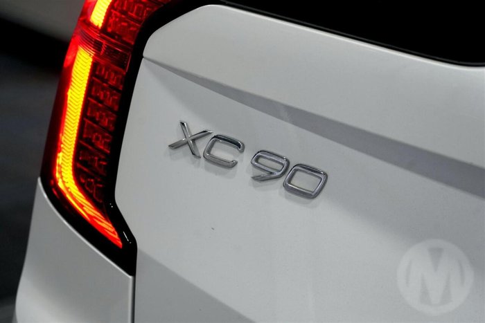2026 Volvo XC90 Ultra B5 Dark