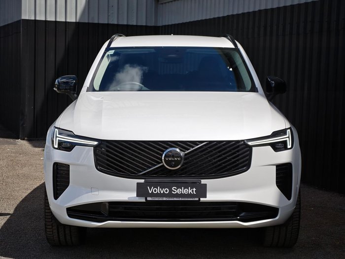 2026 Volvo XC90 Ultra B5 Dark