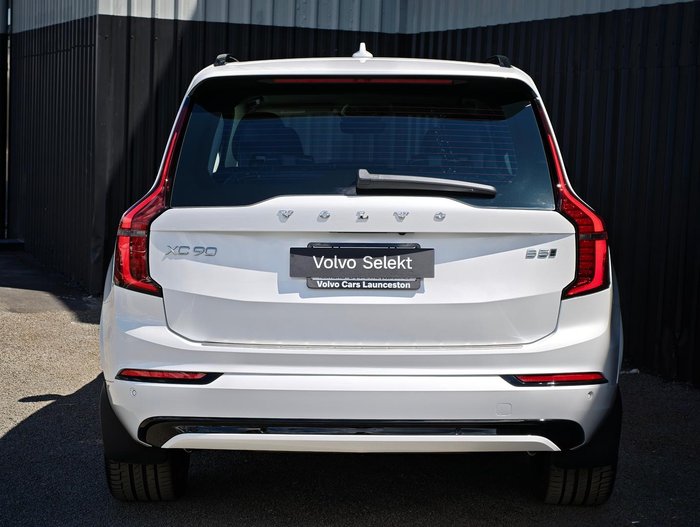 2026 Volvo XC90 Ultra B5 Dark