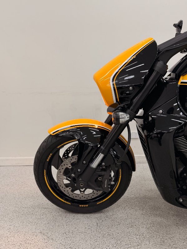 2013 Suzuki VZR 1800 BOULEVARD (M109R) Black