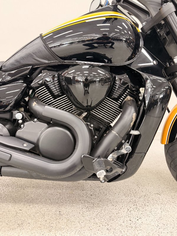 2013 Suzuki VZR 1800 BOULEVARD (M109R) Black