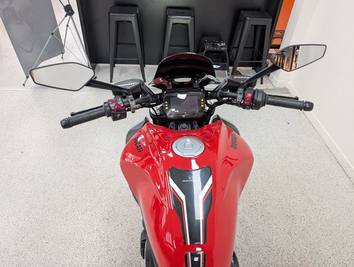 2023 DUCATI DIAVEL V4 Red