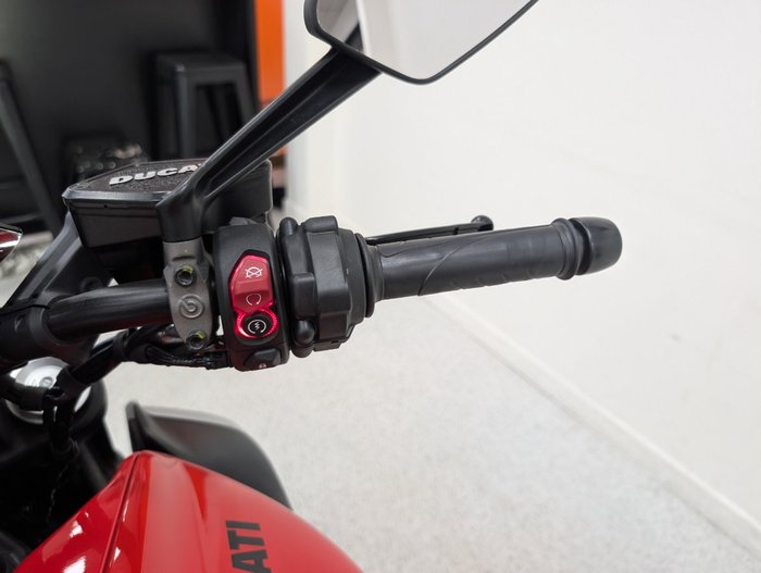2023 DUCATI DIAVEL V4 Red