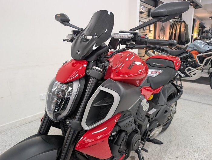2023 DUCATI DIAVEL V4 Red