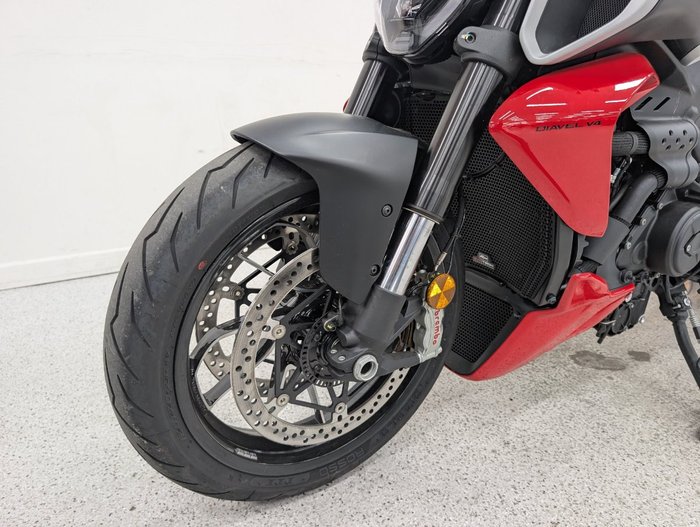 2023 DUCATI DIAVEL V4 Red