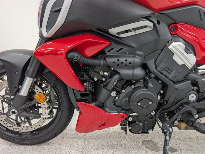2023 DUCATI DIAVEL V4 Red