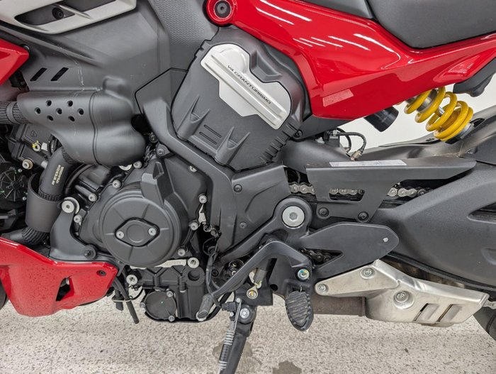 2023 DUCATI DIAVEL V4 Red