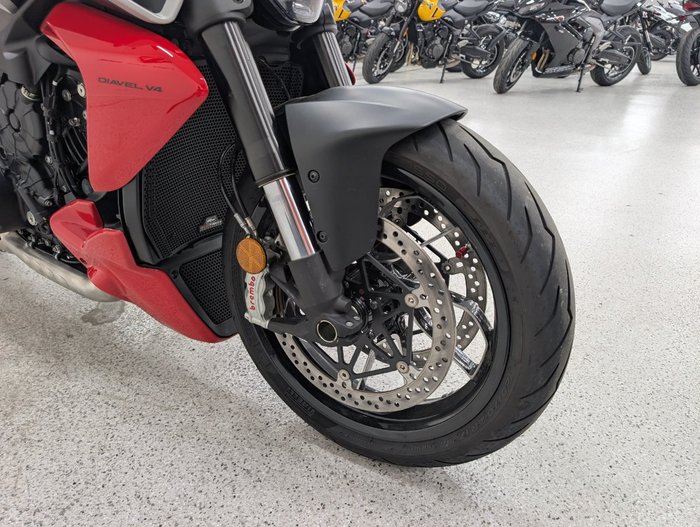 2023 DUCATI DIAVEL V4 Red