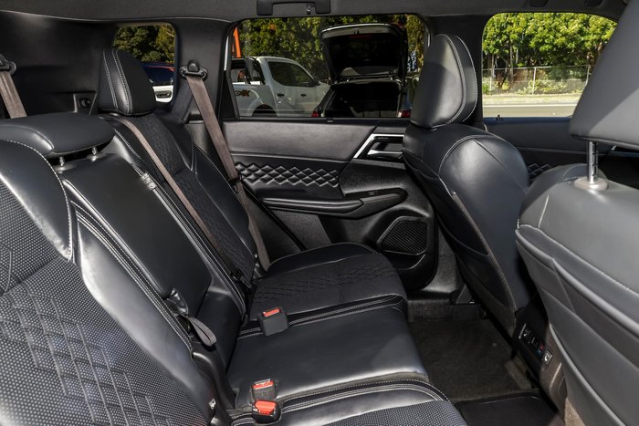 2024 Mitsubishi Outlander PHEV Exceed Tourer