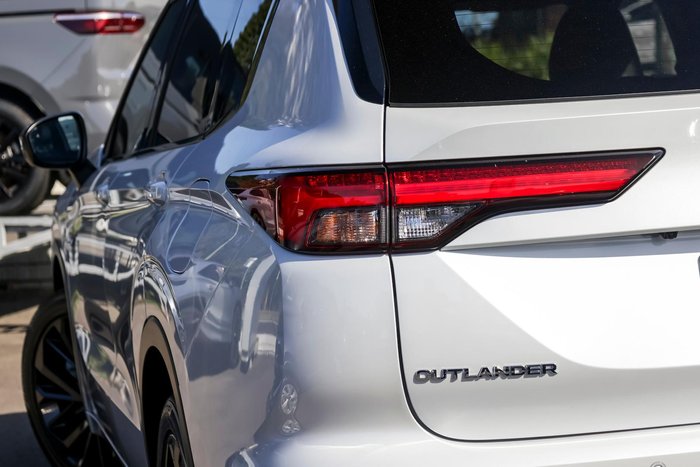 2024 Mitsubishi Outlander PHEV Exceed Tourer