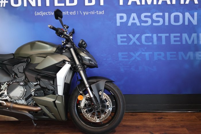 2023 Ducati STREETFIGHTER V2 Green