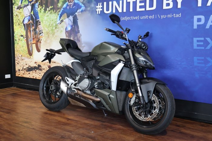 2023 Ducati STREETFIGHTER V2 Green