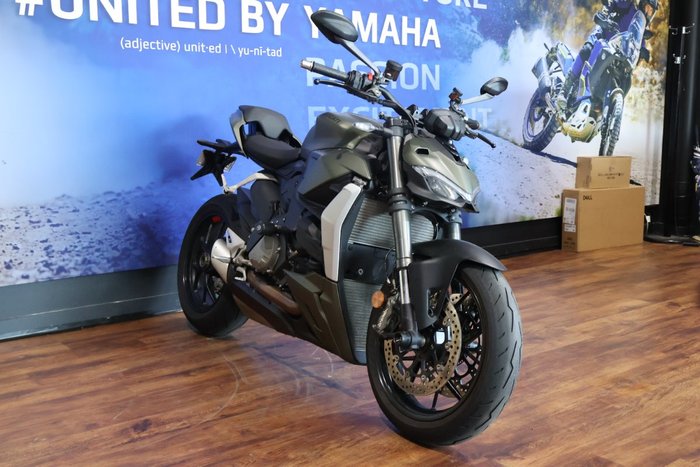 2023 Ducati STREETFIGHTER V2 Green