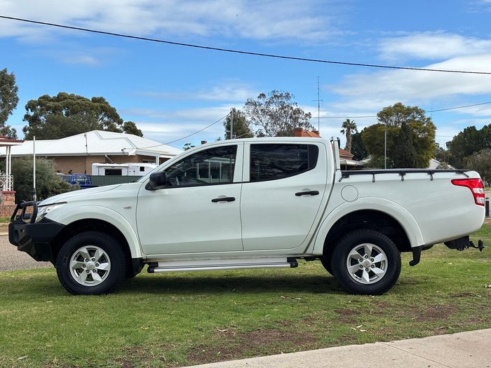 2015 Mitsubishi Triton GLX