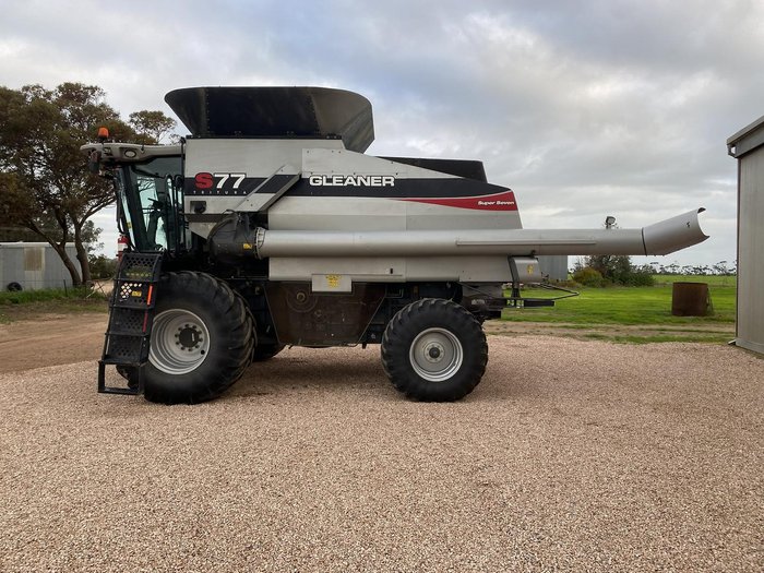 2012 Gleaner S77