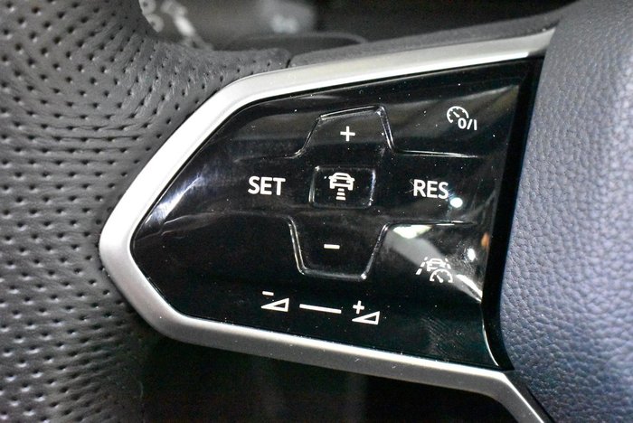 2022 Volkswagen Golf 110TSI R-Line