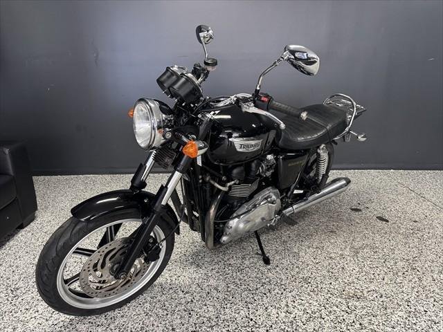 2011 Triumph Bonneville SE