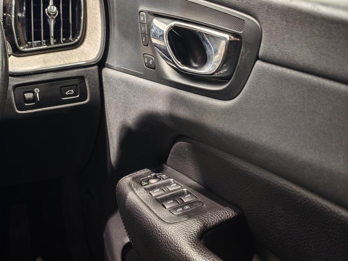 2019 Volvo XC60 T5 Inscription