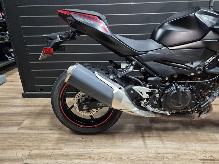 2021 Kawasaki Z400 Red
