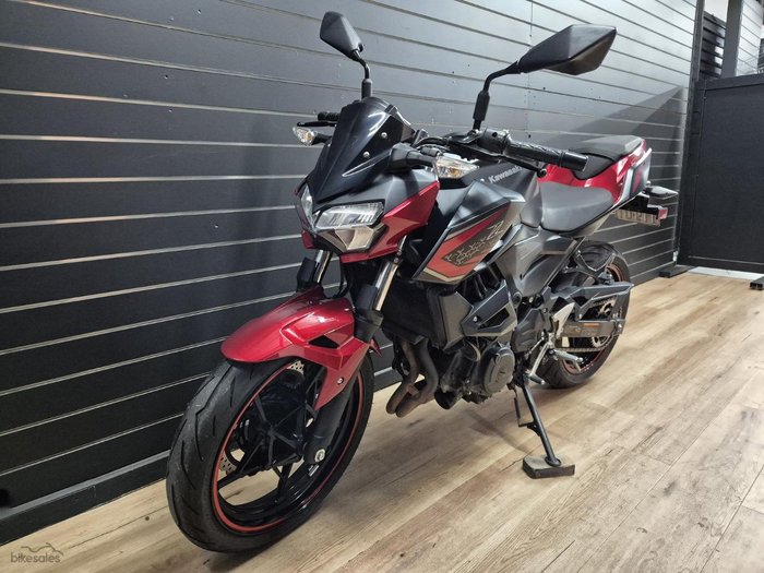 2021 Kawasaki Z400 Red
