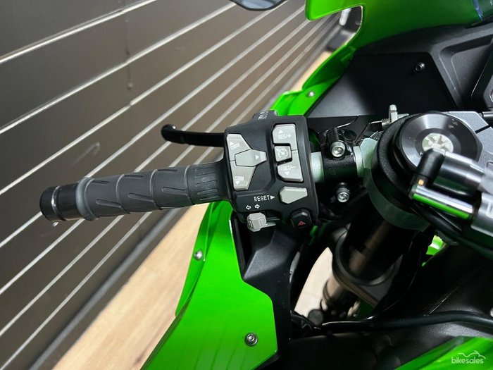 2021 Kawasaki NINJA ZX-10RR Green