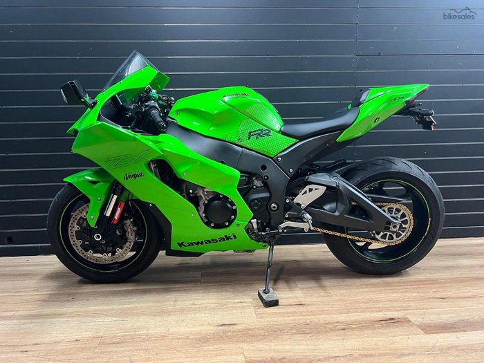 2021 Kawasaki NINJA ZX-10RR Green