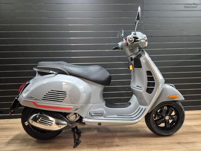 2022 VESPA GTS 300 SUPER SPORT GREY