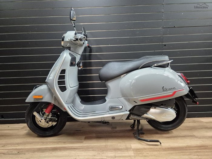 2022 VESPA GTS 300 SUPER SPORT GREY