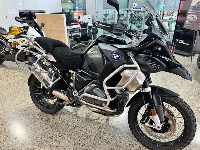 2022 BMW