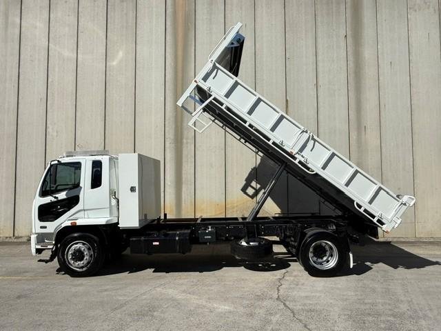 2010 Mitsubishi Fighter FM65FM 10.0