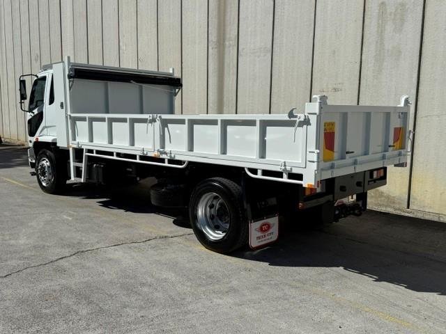 2010 Mitsubishi Fighter FM65FM 10.0