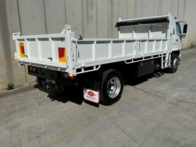 2010 Mitsubishi Fighter FM65FM 10.0