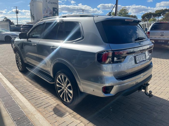2024 Ford Everest Platinum