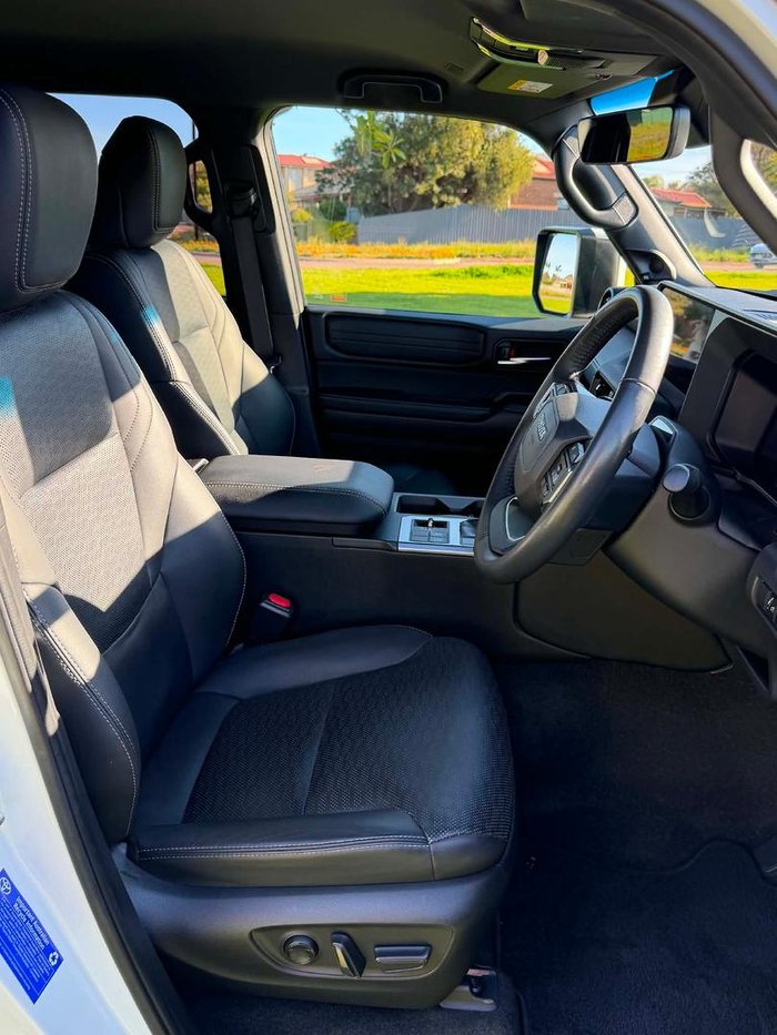 2024 Toyota Landcruiser Prado VX