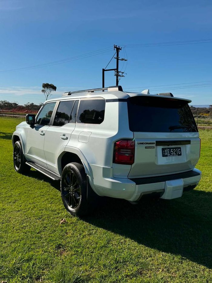 2024 Toyota Landcruiser Prado
