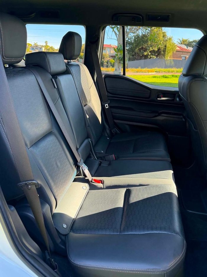 2024 Toyota Landcruiser Prado VX
