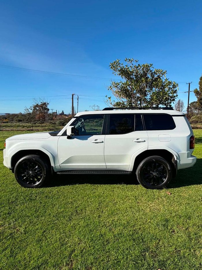 2024 Toyota Landcruiser Prado VX