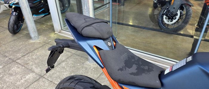 2023 KTM RC 390 RC Blue