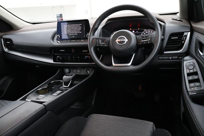 2025 Nissan X-TRAIL ST